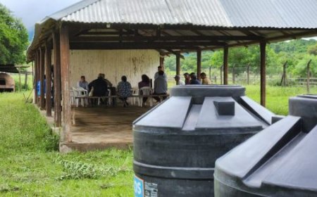 Desarrollo Social llegó a Acambuco y Campo Largo con depósitos de agua segura y módulos alimentarios