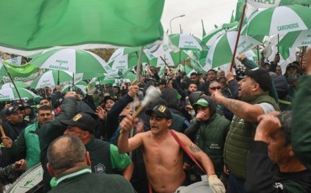 Camioneros acordó un aumento del 45% en salarios de marzo y abril