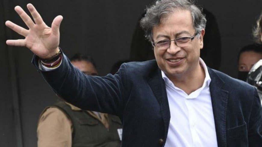 Gustavo Petro ordenó la expulsión de diplomáticos de la embajada de Argentina en Colombia