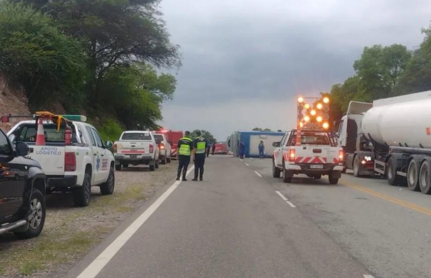 Accidente en Ruta 9: Falleció una persona en el choque entre una camión y una kangoo