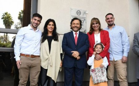 Día del Periodista: el Gobernador instituyó el nombre de Javier Lamas a la Sala de Prensa de Casa de Gobierno