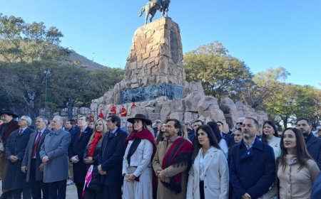 Salta conmemoró el 203° aniversario del paso a la inmortalidad del Gral. Güemes