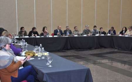 Nueva reunión paritaria con los gremios estatales: la oferta salarial es de un 33% de junio a octubre