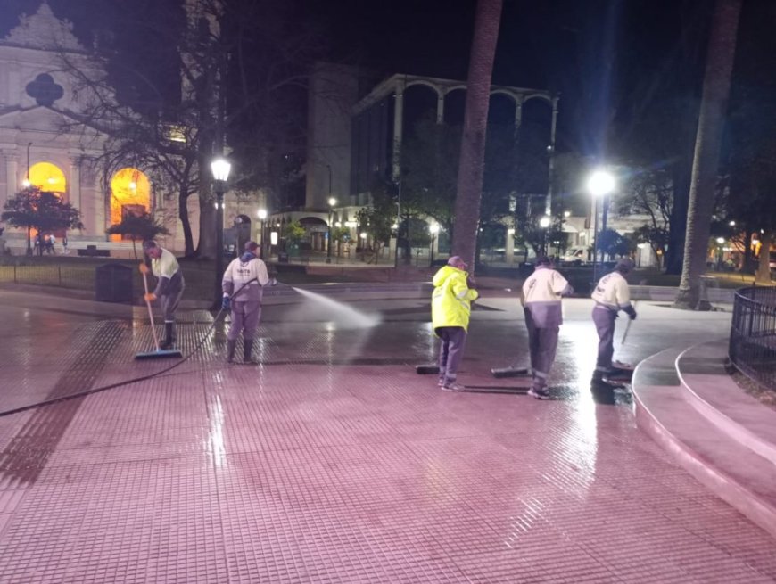 La ciudad de Salta quedó limpia: amplio operativo de limpieza tras la procesión del Milagro