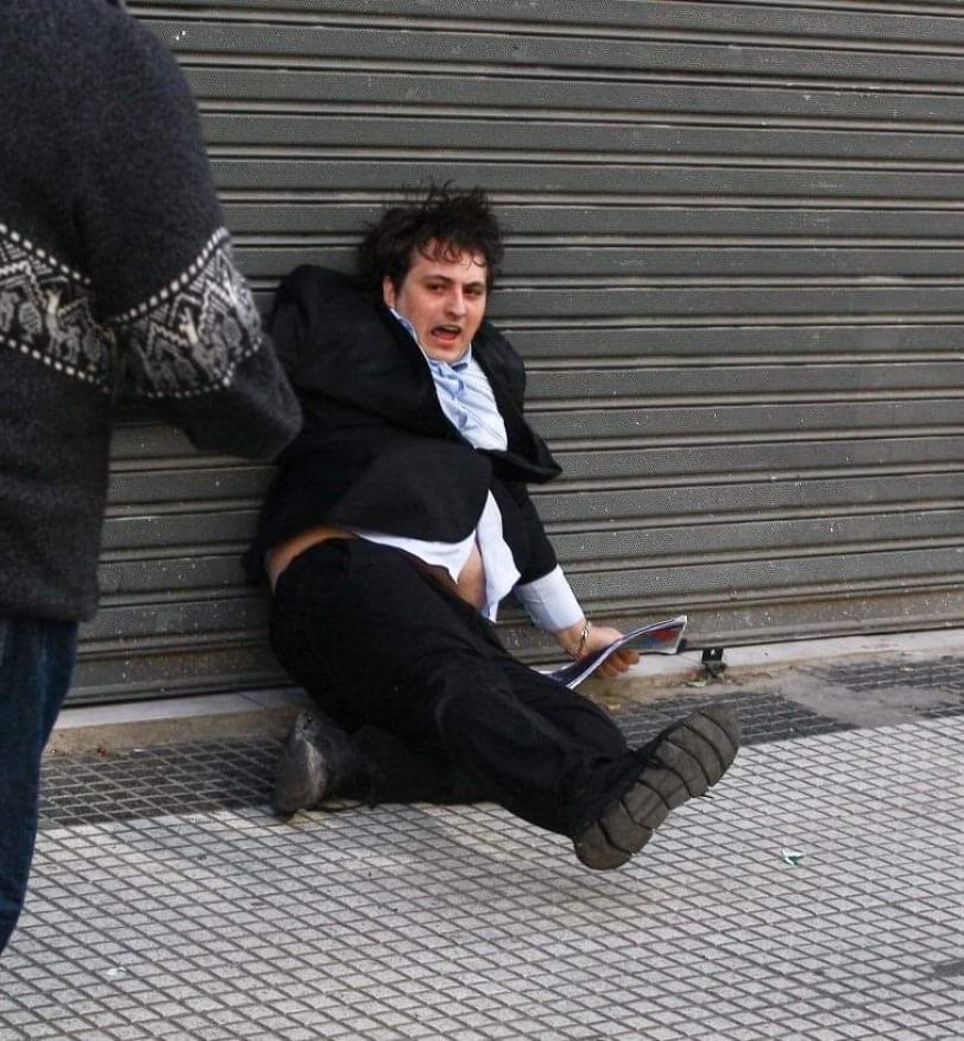 Joven Libertario fue a la marcha Universitaria a insultar a los estudiantes y recibió una dura respuesta