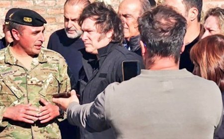 A seis días del temporal, Javier Milei llegó a Bahía Blanca