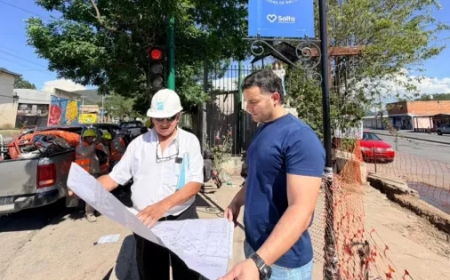 El Gobierno provincial avanza con la obra de recambio de cañerías en Villa Mónica