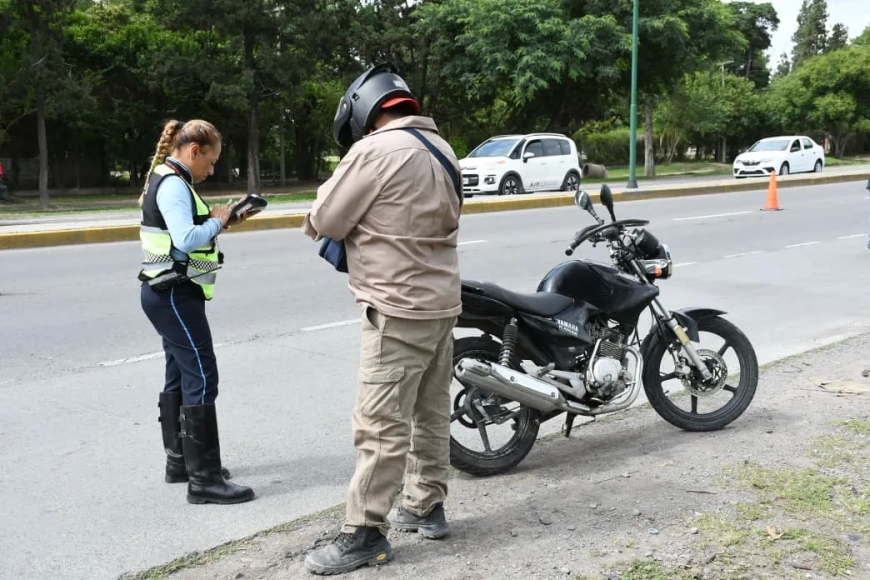 Refuerzan los controles para que motociclistas no circulen por ciclovías