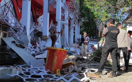 Un terremoto de magnitud 7,4 sacudió Indonesia y hubo alerta de tsunami