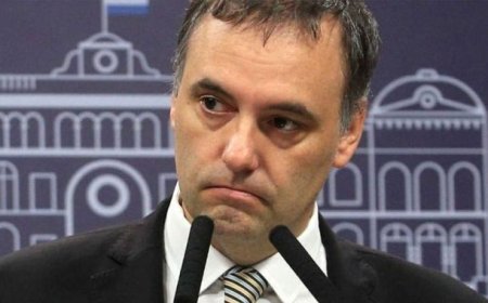 Manuel Adorni puso en venta un departamento en La Plata en medio de una investigación judicial