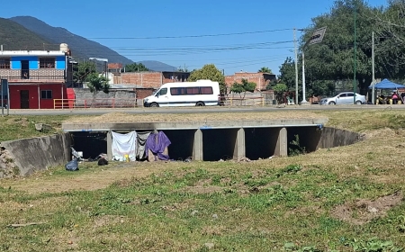 La Municipalidad realizó limpieza y desalojo en dos canales de la ciudad
