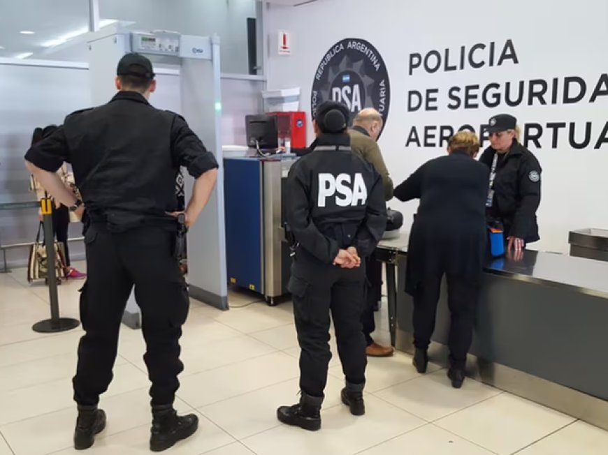 Un pasajero intentó subir a un avión con un arma cargada dentro de su mochila