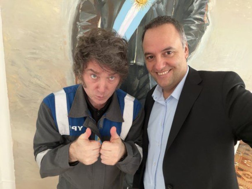 Javier Milei volvió a defender a Manuel Adorni: "se fue porque era inadmisible el ataque a su familia"