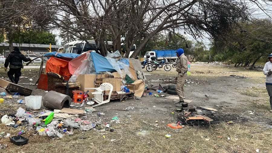 Más limpio y seguro: recuperaron un espacio verde frente al Complejo Arenales