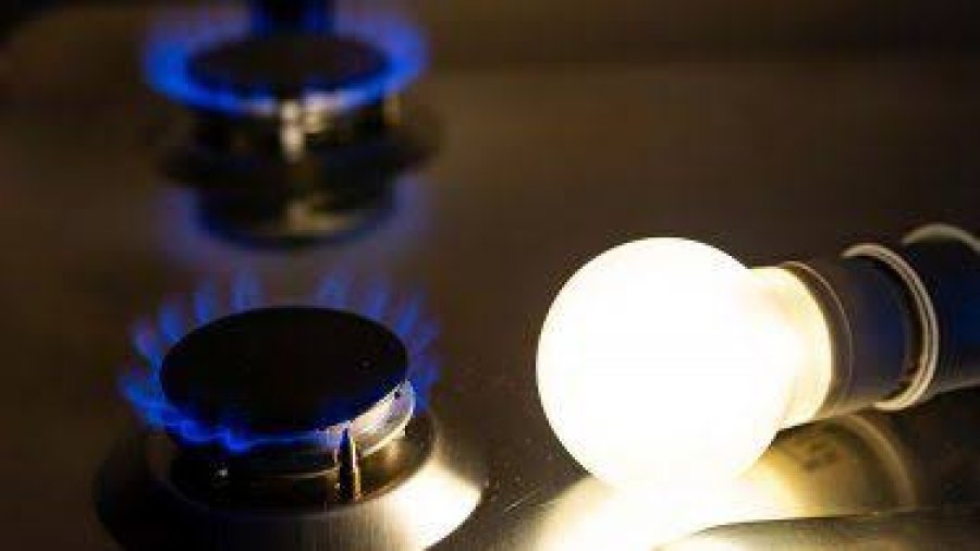 Sáenz anunció subsidios con tope de consumo de entre el 60% y 100% en luz y agua para hogares de menores ingresos
