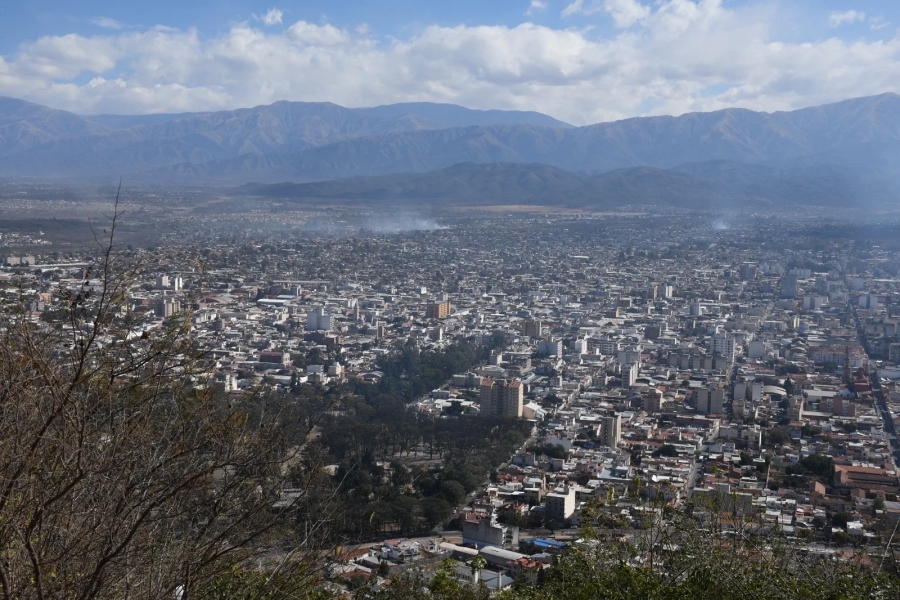 Rige un alerta por incendios forestales en la ciudad