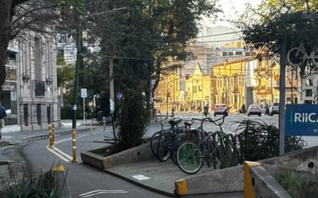 RETIRARÁN LOS BICICLETEROS DE AVENIDA BELGRANO PARA MEJORAR EL TRÁNSITO