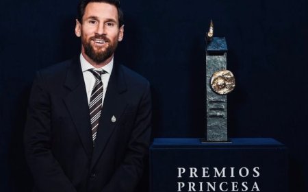 Messi recibió el Premio Princesa de Asturias y fue ovacionado en España junto a Antonela