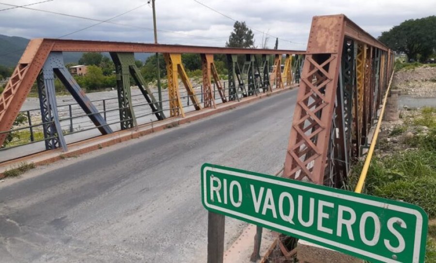 Vialidad Nacional anunció el retiro del histórico puente de hierro sobre el río Vaqueros